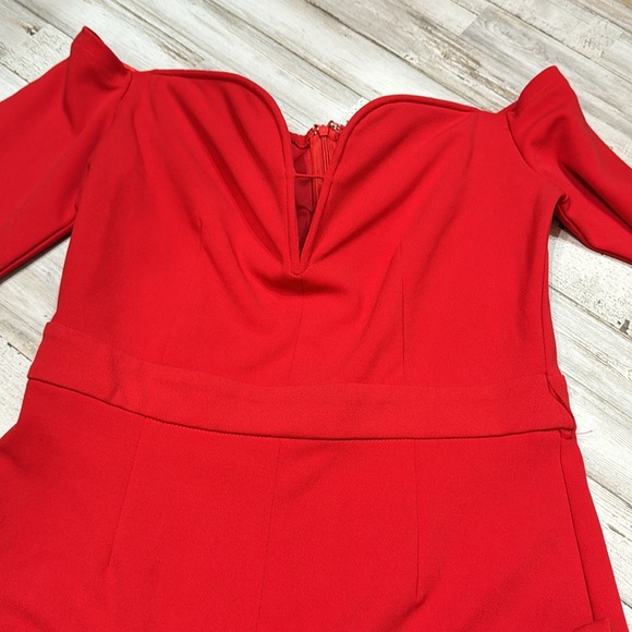 XTAREN RED JUMPSUIT Off-shoulder - Picture 6 of 10